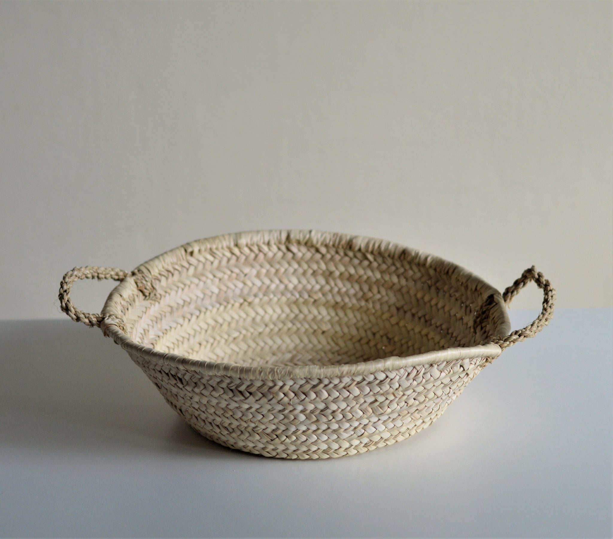 Hand woven Egyptian storage flat round basket - Large size