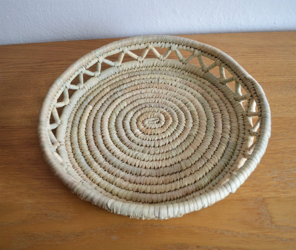 Round decor palm leaves tray