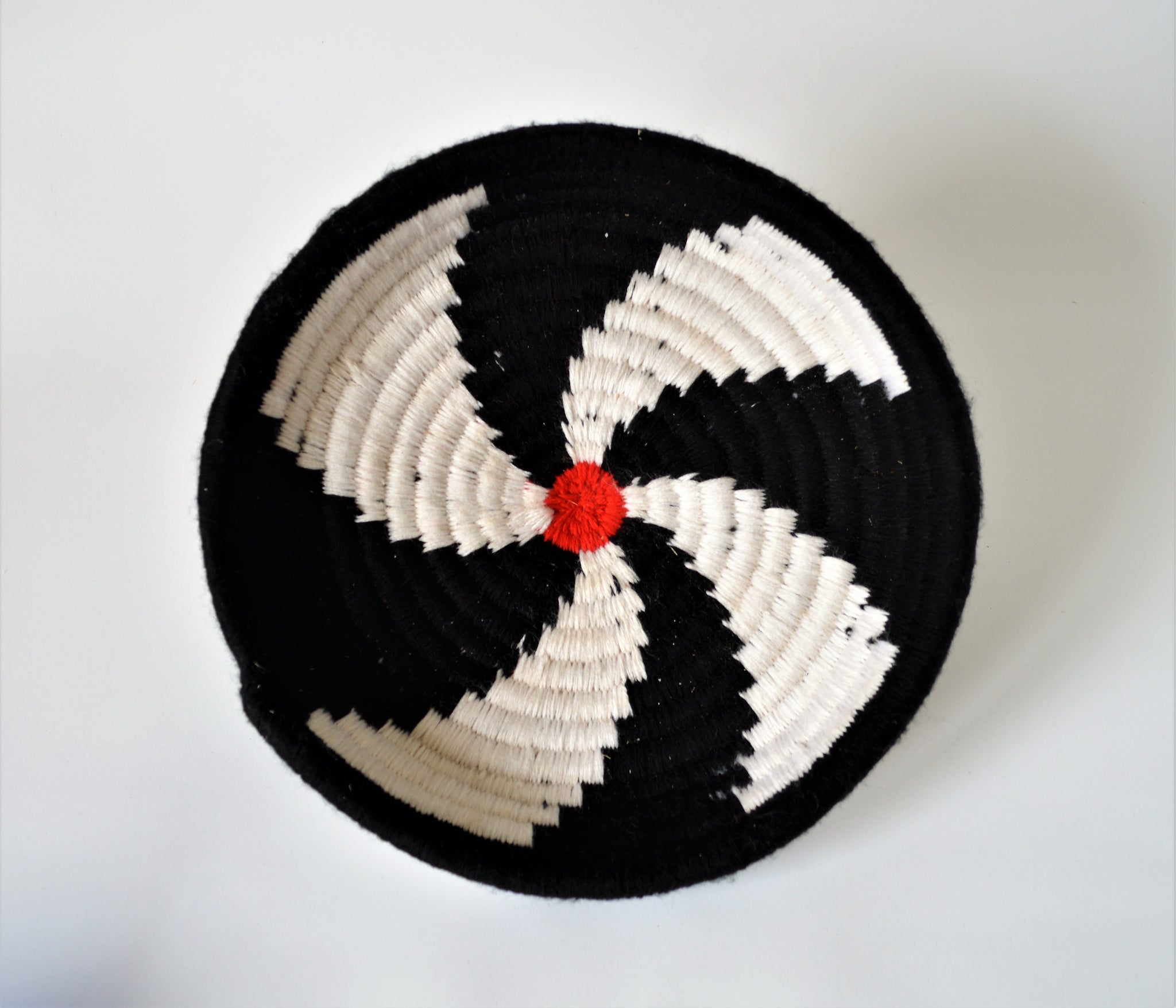 Egyptian wool palm fruit plate (Black and White)