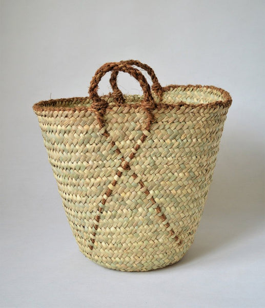 Natural basket bag from palm straw