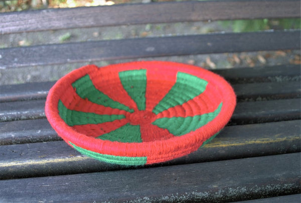 Egyptian wool palm fruit plate (green and red)