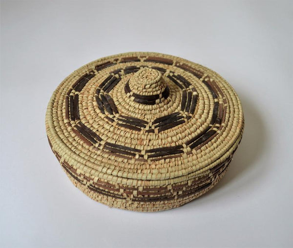 Rustic style Round basket with lid made in Shalateen Egypt, Nomad