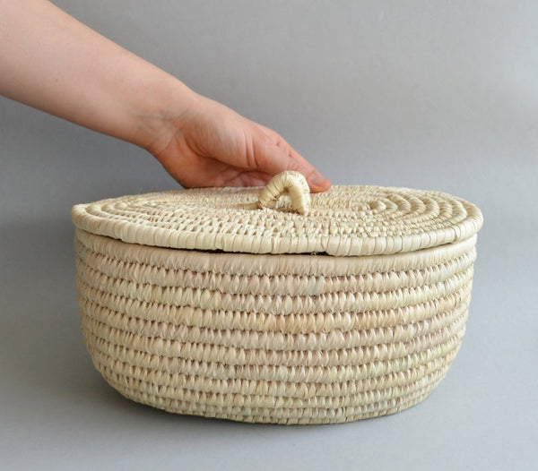 White Woven wicker basket with a fitted lid for all storage